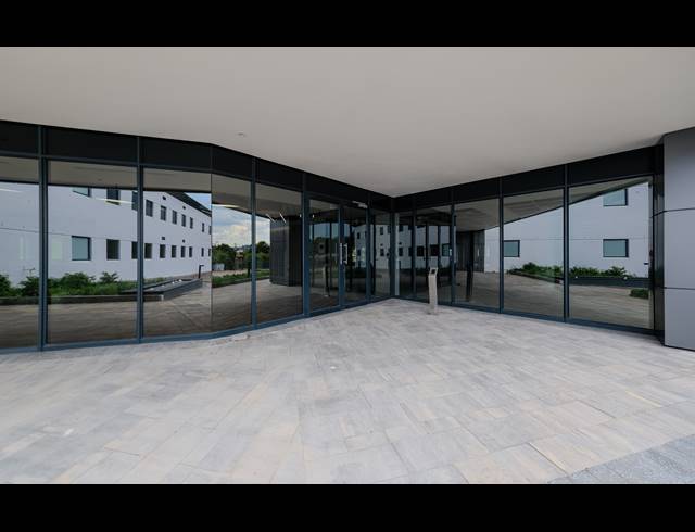 730M² OFFICE TO LET IN VORNA VALLEY